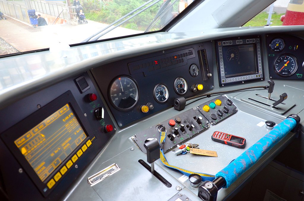 Řídicí pult jednotky